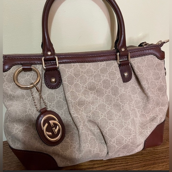 Gucci Sukey Monogram Medium - Picture 8 of 11